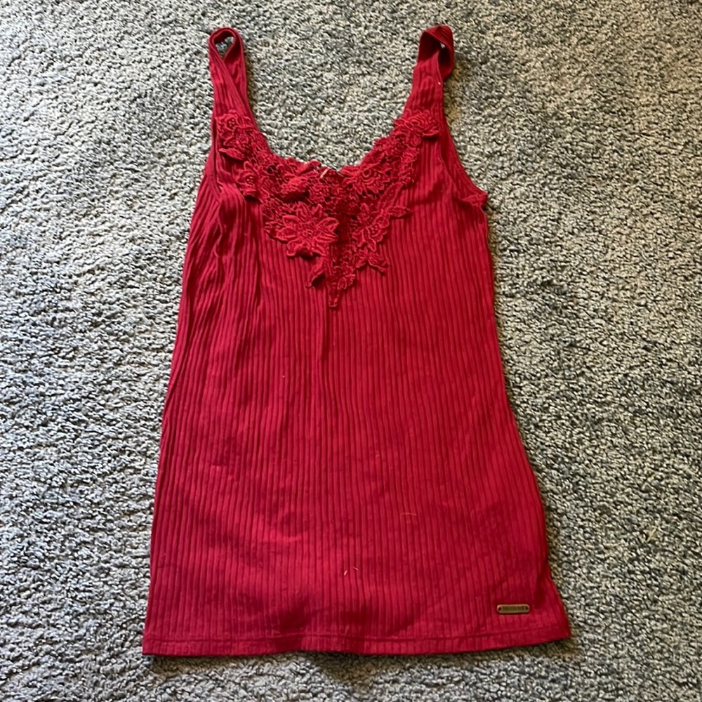 Ribbed tank with lace